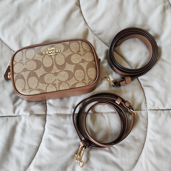 Coach Signature Belt Bag In Colorblock Signature Canvas - Picture 4 of 11